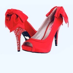 Betsey Johnson Red Caseyy R Pumps